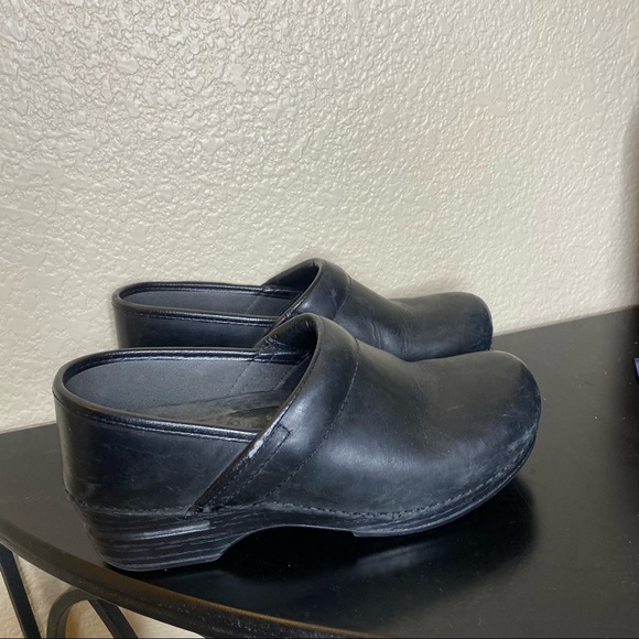 Dansko Shoes - Dansko Black clogs size 38
